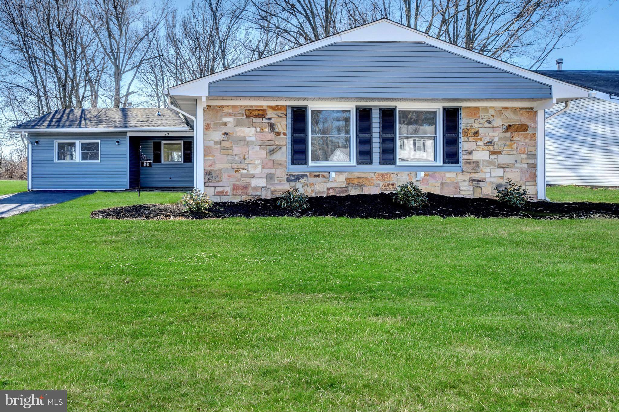 23 GLOVER LN, Willingboro, NJ 08046