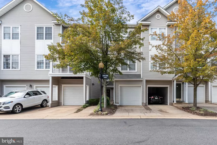 12897 FAIR BRIAR LN #12897, Fairfax, VA 22033