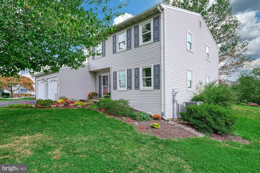 1109 WHITE DAWN LN, Mechanicsburg, PA 17055