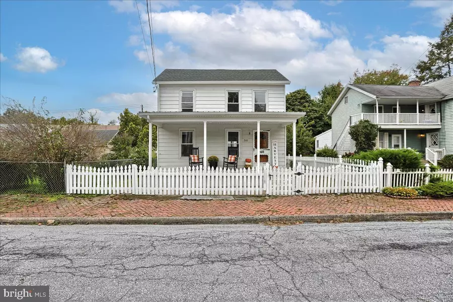 310 JUNIATA ST, Dauphin, PA 17018