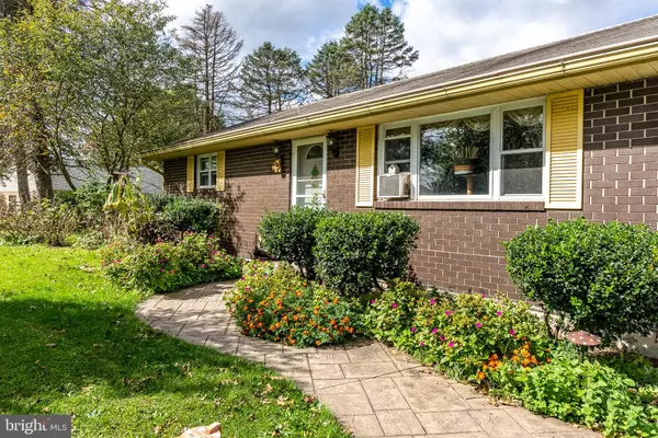 250 BERNVILLE RD, Robesonia, PA 19551