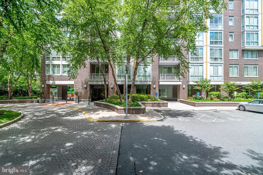 513 W BROAD ST #515, Falls Church, VA 22046