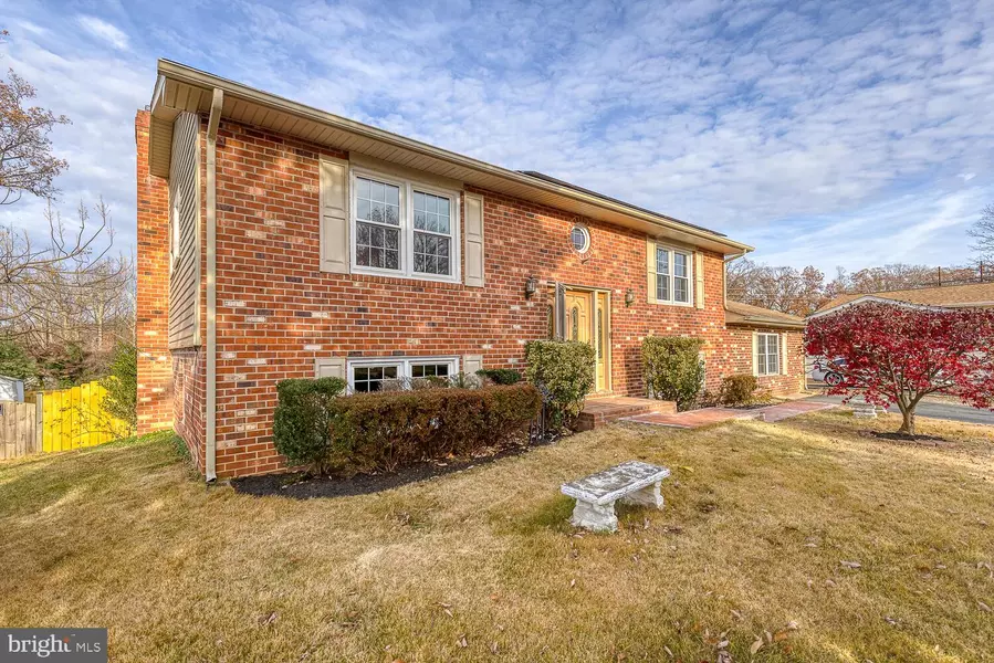 411 DEERWOOD DR, Fredericksburg, VA 22401