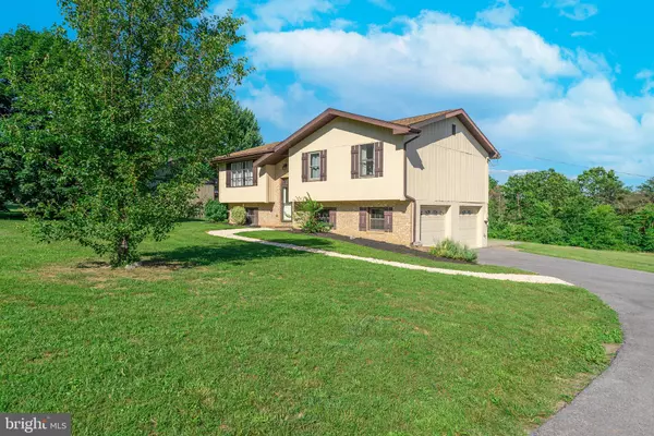 Hedgesville, WV 25427,194 WISHBONE CIR