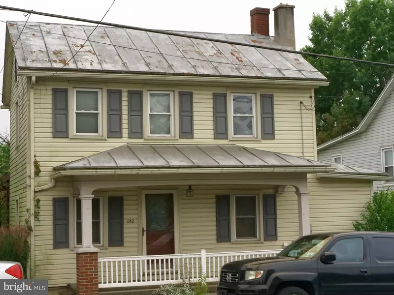 242 WEST MARKET, Jonestown, PA 17038