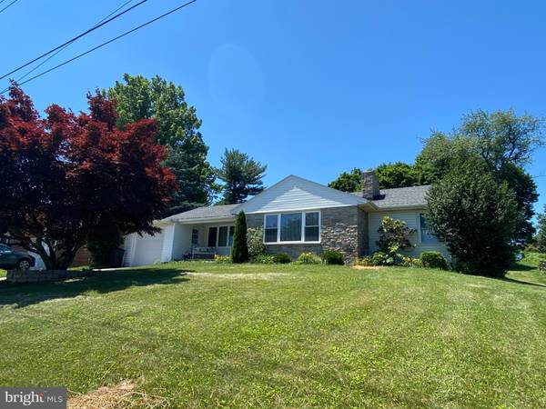 34 CRESTVIEW DR, York, PA 17402