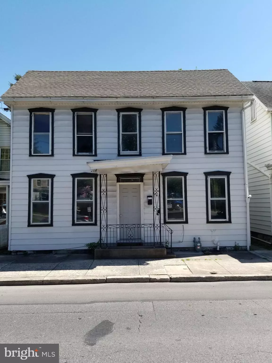 Chambersburg, PA 17201,526 EAST QUEEN