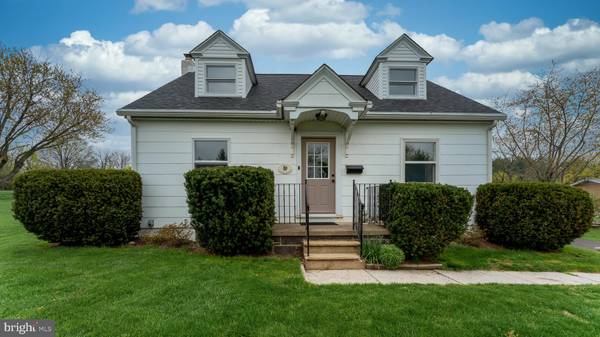 521 PARK AVE, Harleysville, PA 19438