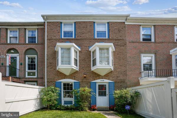 4439 SCARBOROUGH SQ, Alexandria, VA 22309