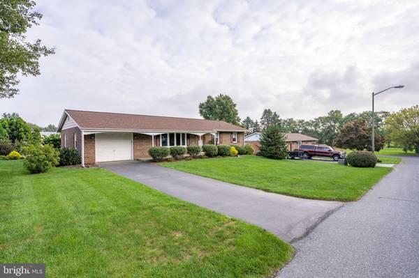 85 HILLSIDE DR, Ephrata, PA 17522