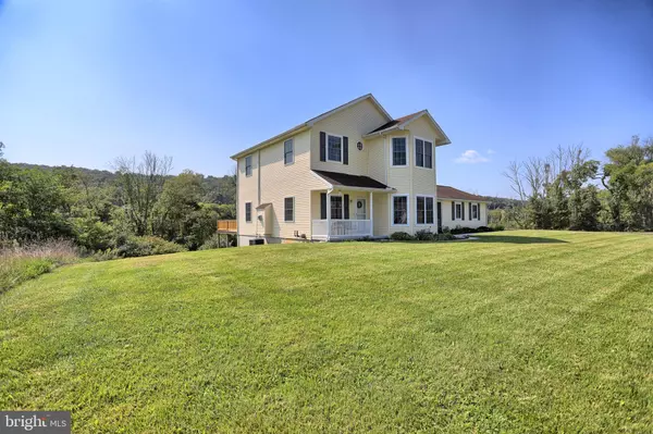 311 LAKESIDE DR, New Bloomfield, PA 17068