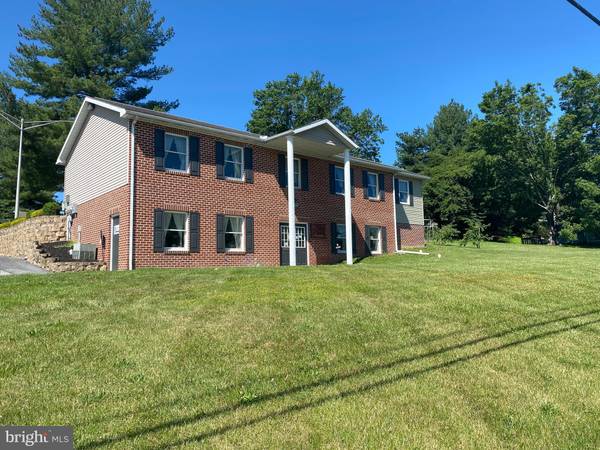 8438 CARLISLE PIKE, York Springs, PA 17372