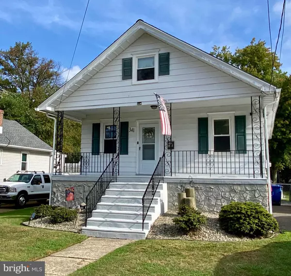 341 SPRUCE AVE, Maple Shade, NJ 08052