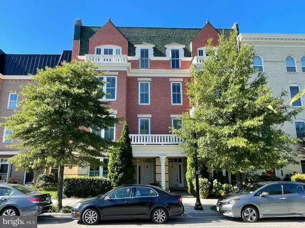 2208 POTOMAC #102, Alexandria, VA 22301