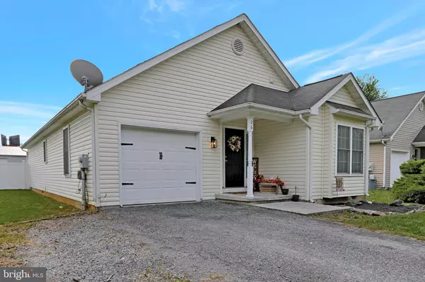 26 GAYTON LN, Inwood, WV 25428