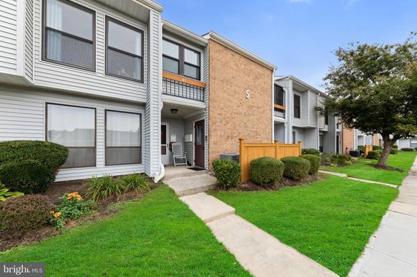 5-J TWIN RIVERS DR #J, Hightstown, NJ 08520