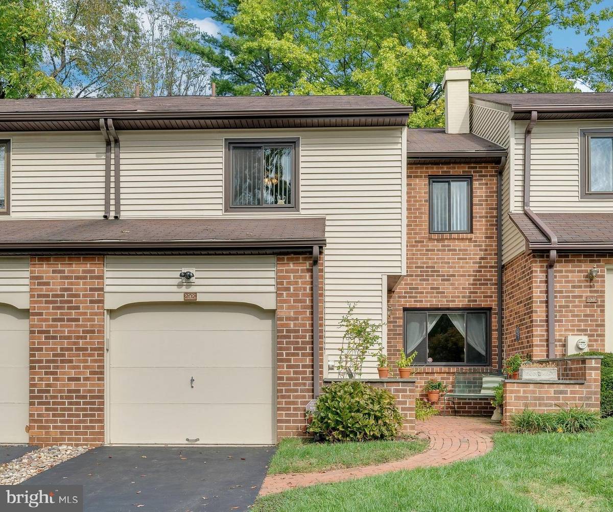 Chesterbrook, PA 19087,202 FAIRFAX CT