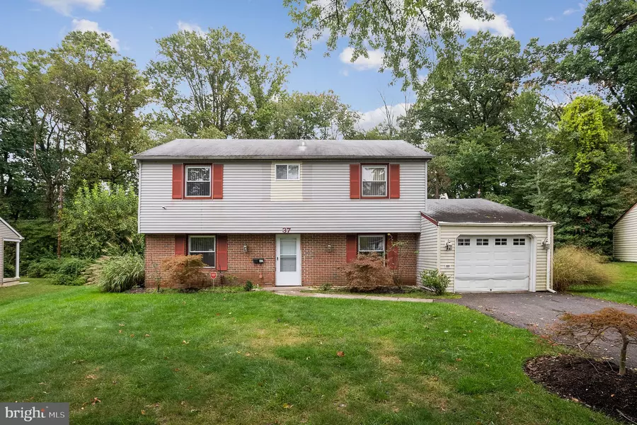 37 PARKSIDE CIR, Willingboro, NJ 08046