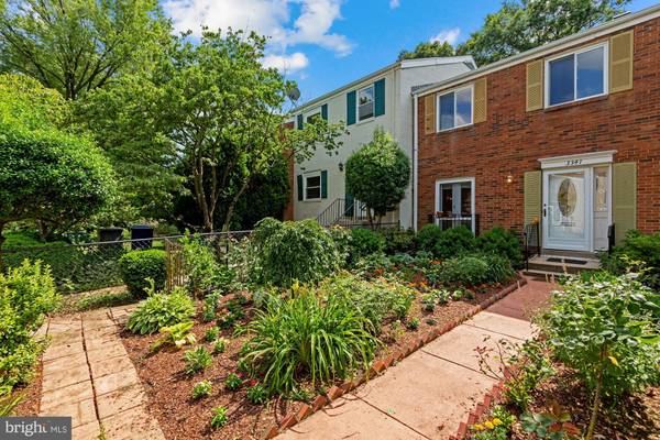 3341 ARDLEY CT, Falls Church, VA 22041