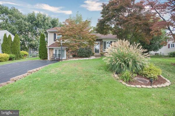 2474 W HELMS MNR, Upper Chichester, PA 19061