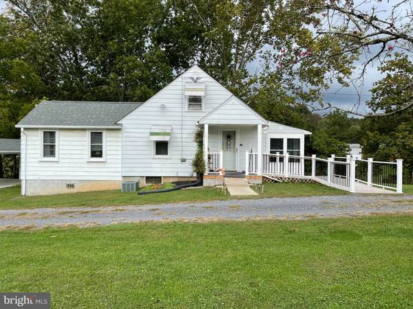 2701 SWINGING BRIDGE RD, Hedgesville, WV 25427