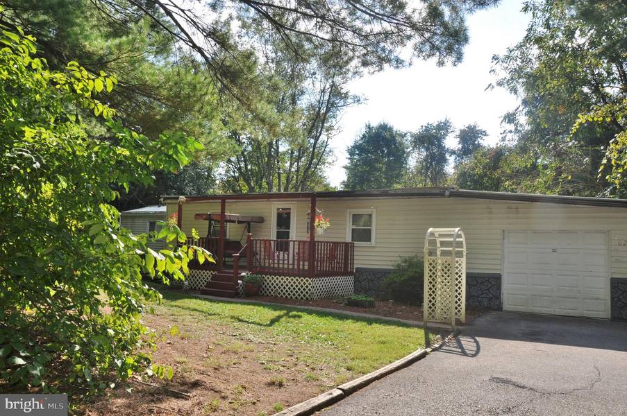 624 WOOLEN MILL RD, Stewartstown, PA 17363