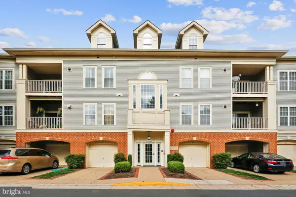 11306 WESTBROOK MILL LN #301, Fairfax, VA 22030