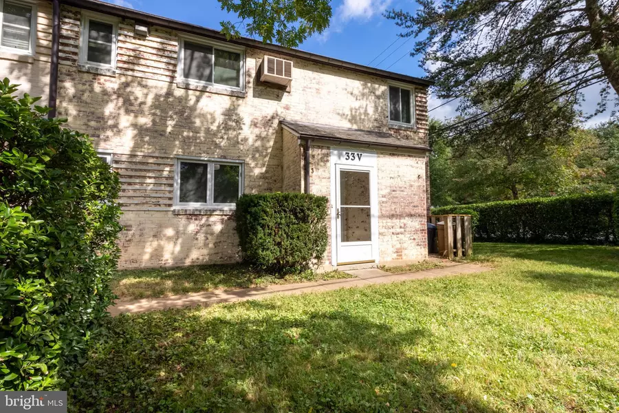 33-V RIDGE RD, Greenbelt, MD 20770