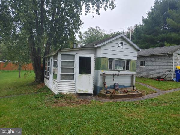 50 LINCOLN AVE, Reinholds, PA 17569