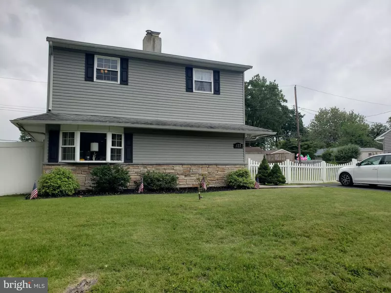 127 VIOLETWOOD DR, Levittown, PA 19057