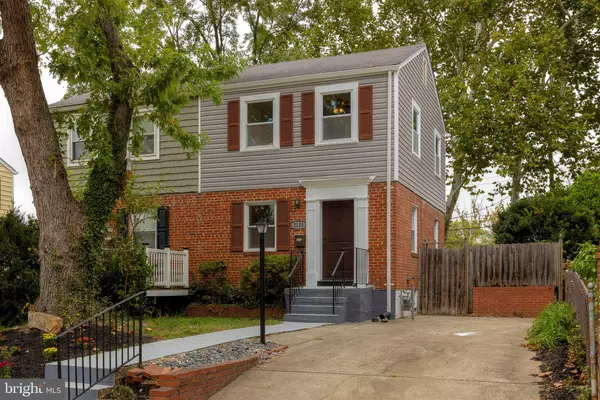 2120 ARLINGTON TER, Alexandria, VA 22303