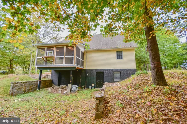 Berkeley Springs, WV 25411,340 BENNETT LN