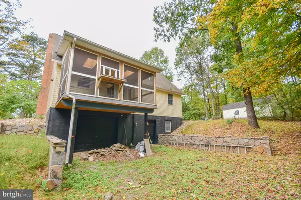 Berkeley Springs, WV 25411,340 BENNETT LN