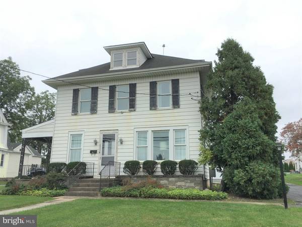 178 W MAIN ST, Leola, PA 17540