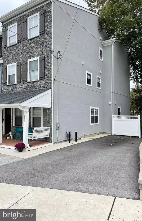 Conshohocken, PA 19428,547 APPLE ST