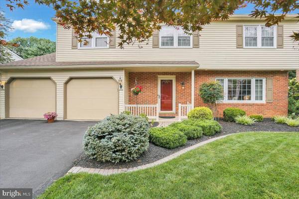 2107 GRING DR, Wyomissing, PA 19610