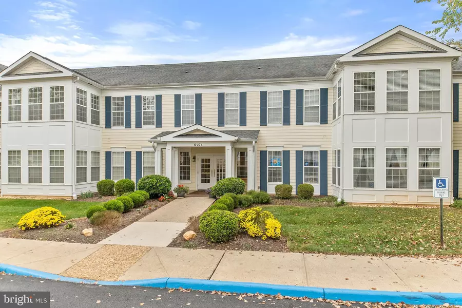 6704 HOLLY FARM LN #213, Warrenton, VA 20187