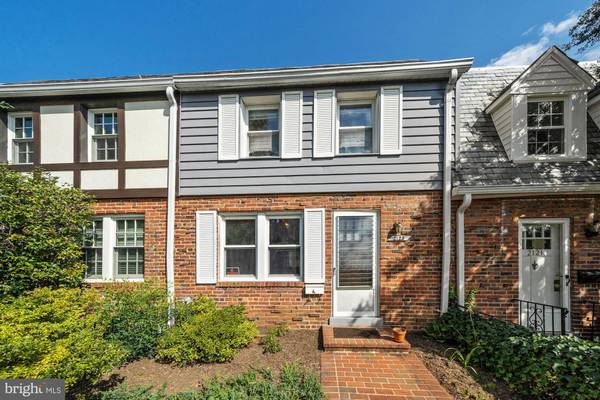 2123 N BRANDYWINE ST, Arlington, VA 22207