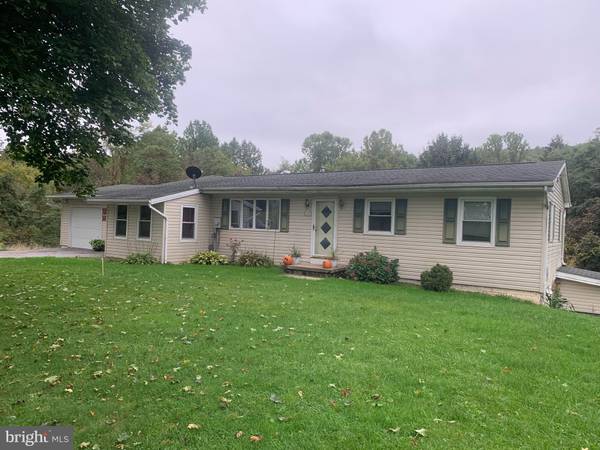 140 PEACH GLEN IDAVILLE RD, Gardners, PA 17324