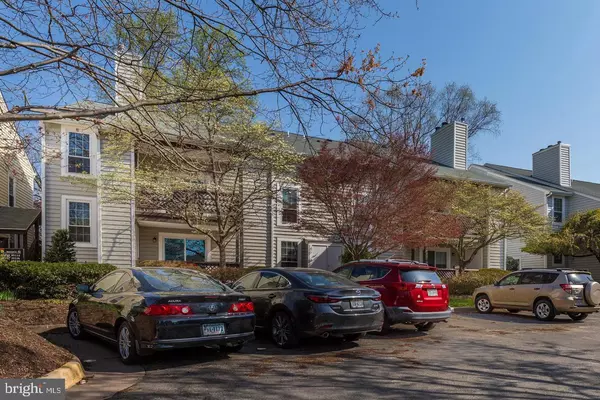 Oakton, VA 22124,10089 OAKTON TERRACE RD #89