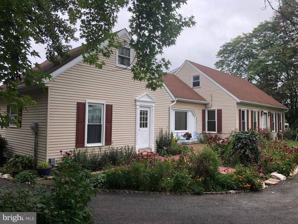 501 SUTTON RD, Abbottstown, PA 17301