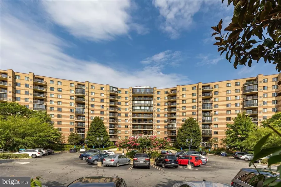 8370 GREENSBORO #408, Mclean, VA 22102