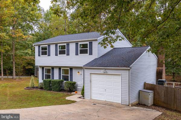 19 HICKORY RIDGE DR, Fredericksburg, VA 22405