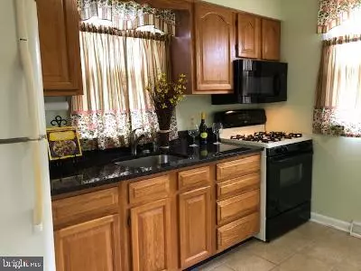 2235 SMITH AVE,  Baltimore,  MD 21227