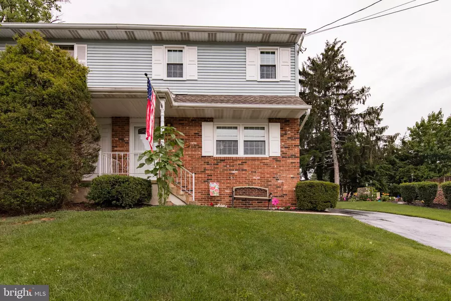 210 N 5TH AVE, Royersford, PA 19468