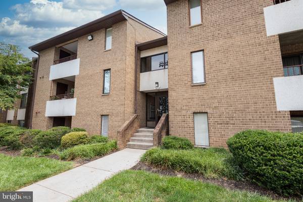 523 FLORIDA AVE #13, Herndon, VA 20170