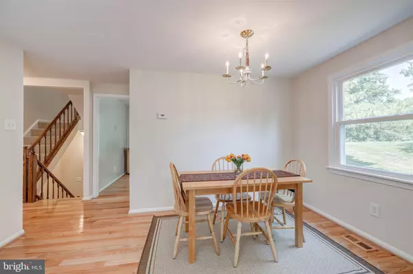 Alexandria, VA 22315,7353 SPRINGLEIGH WAY