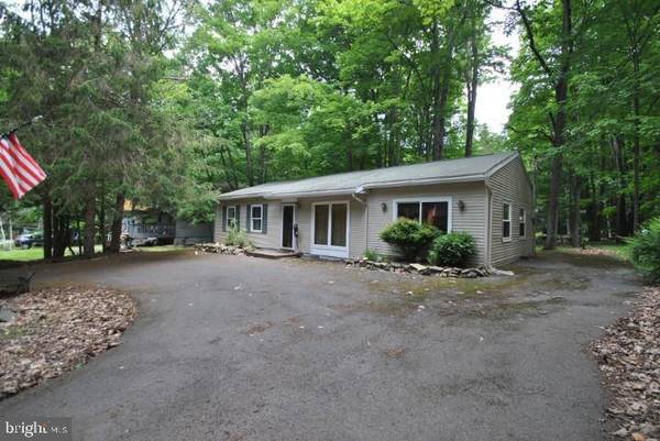 119 OWASSA DR, Pocono Lake, PA 18347