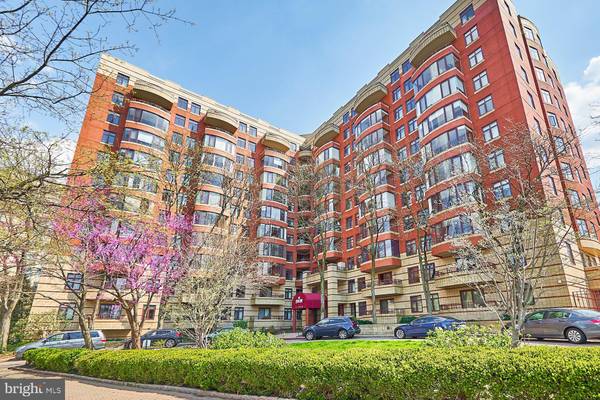 2400 CLARENDON BLVD #214, Arlington, VA 22201