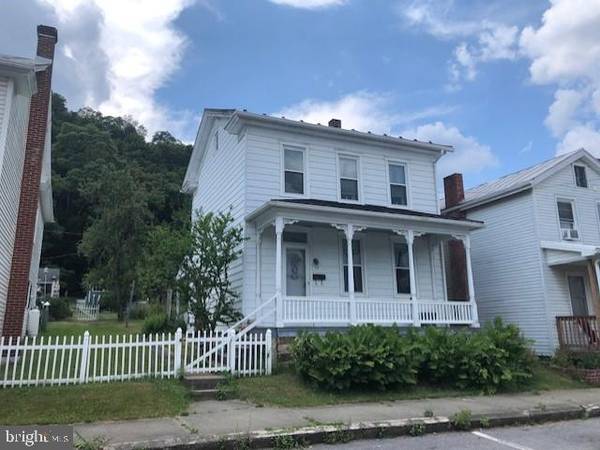 24 S 5TH ST, Newport, PA 17074